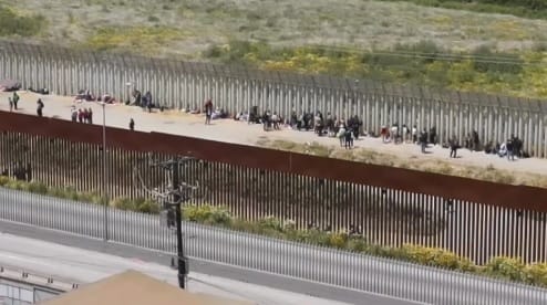 Regresan retornos masivos de migrantes a Tijuana