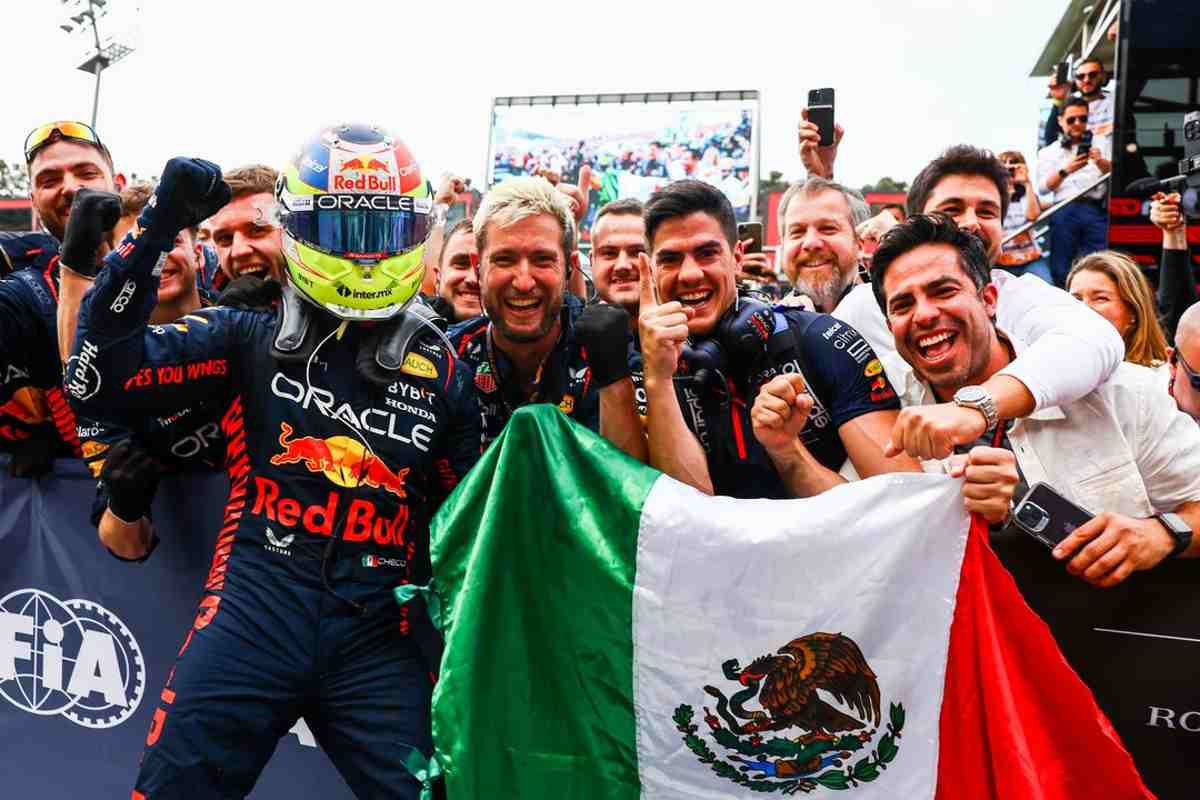 Checo Pérez consiguió su sexta victoria desde que inició en la Fórmula 1. | Foto: F1 y Oracle Red Bull Racing.