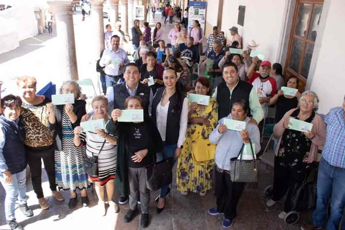 Al igual que con Palomas Mensajeras, Refami permite a los adultos mayores obtener visas para que visiten a sus hijos | Foto: Semigrante Michoacán