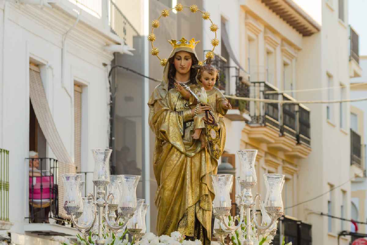 La Virgen del Carmen. | Foto: Imagen del Archivo de Depositphotos.
