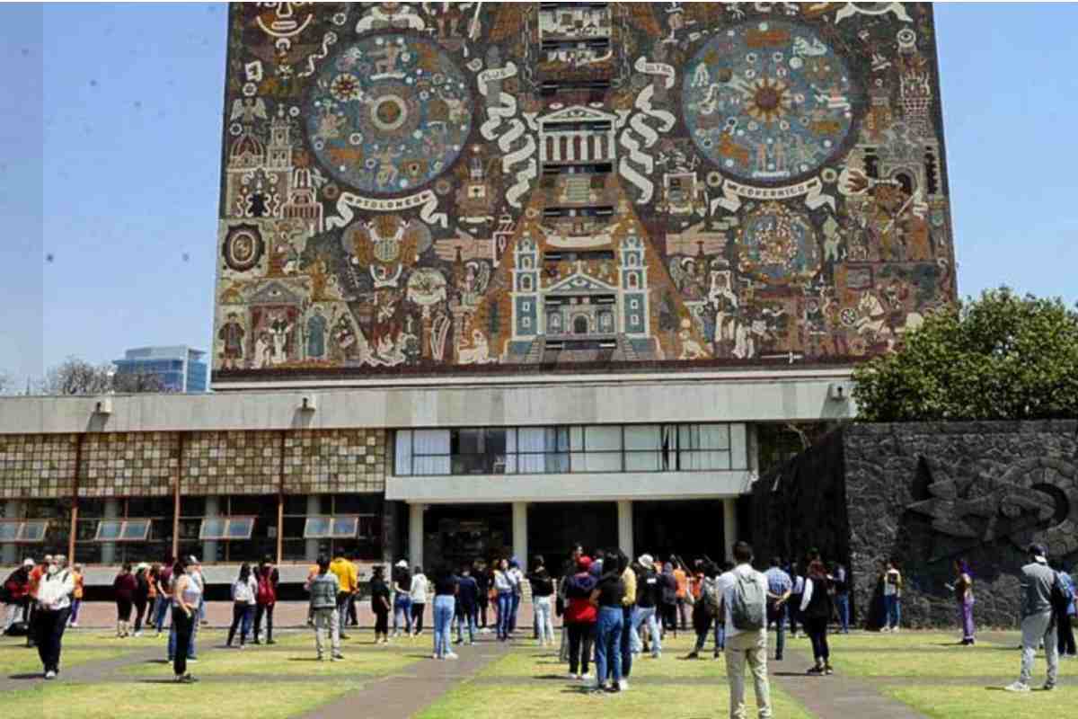 Ahora puedes estudiar en la UNAM, una de las mejores universidades a nivel mundial sin importar que estés fuera de México. El Campus de Tucson abrió su convocatoria para licenciaturas online. | Foto: UNAM / Facebook.