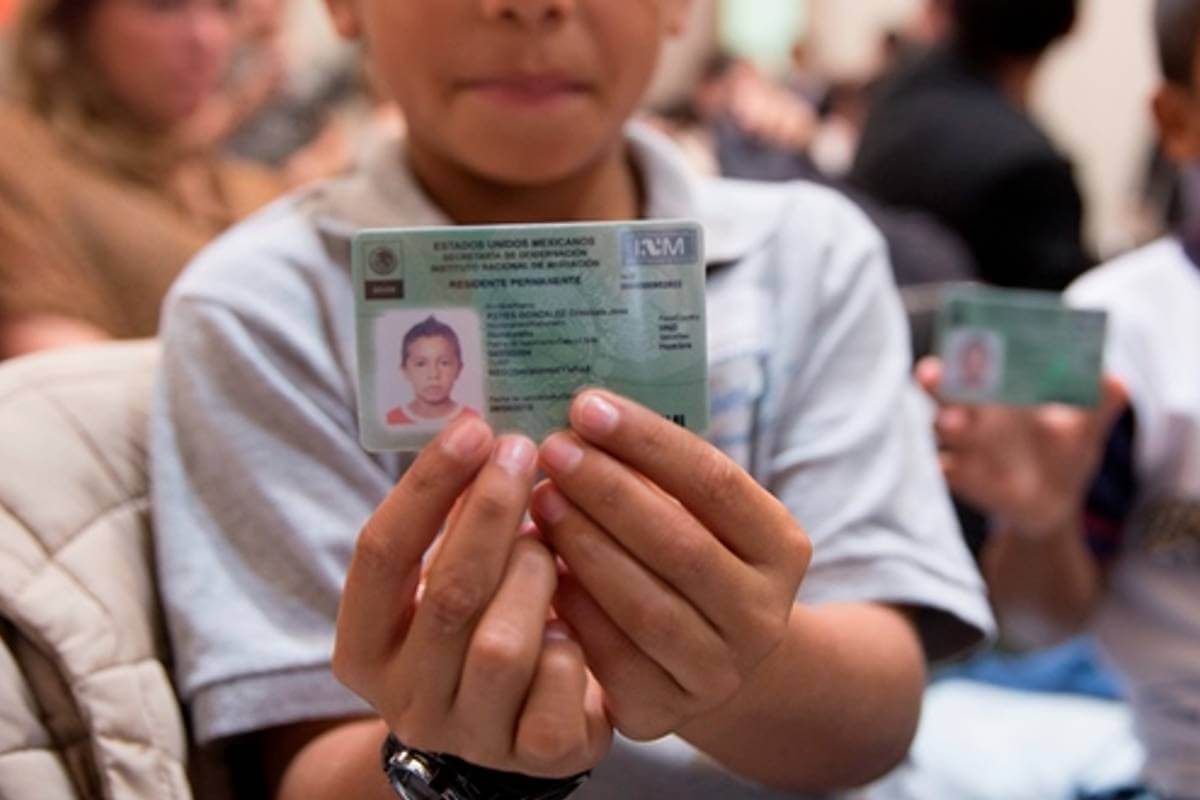 La tarjeta por razones humanitarias permite a las personas trabajar por un año en México | Foto: Comar