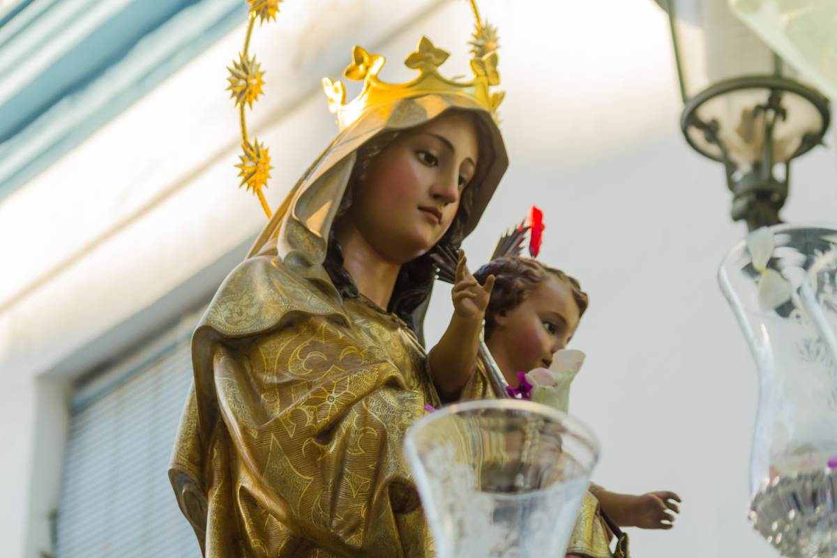 ¿Qué oración hago el primer día de la novena a la Virgen del Carmen_