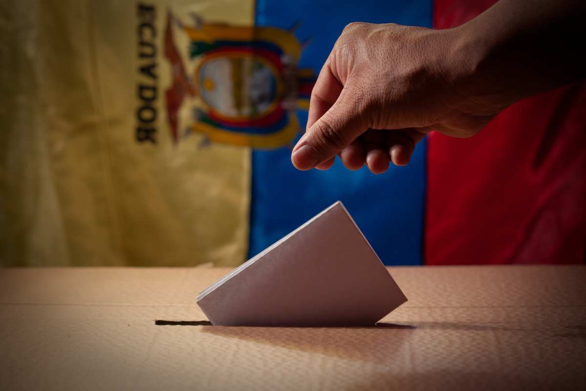 Envueltas en un ambiente de temor inician las votaciones electorales en Ecuador