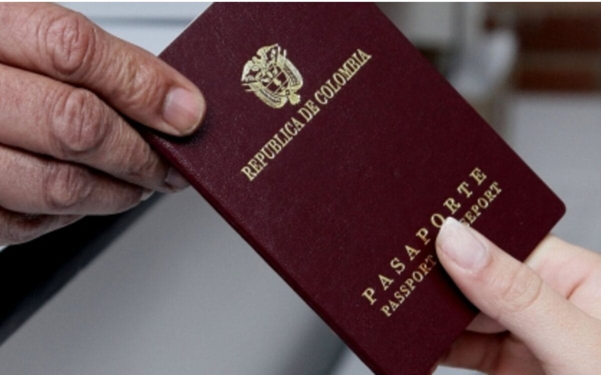 Si vas a renovar tu pasaporte colombiano el documento estará listo 15 días después del trámite | Foto: Embajada de Colombia en México