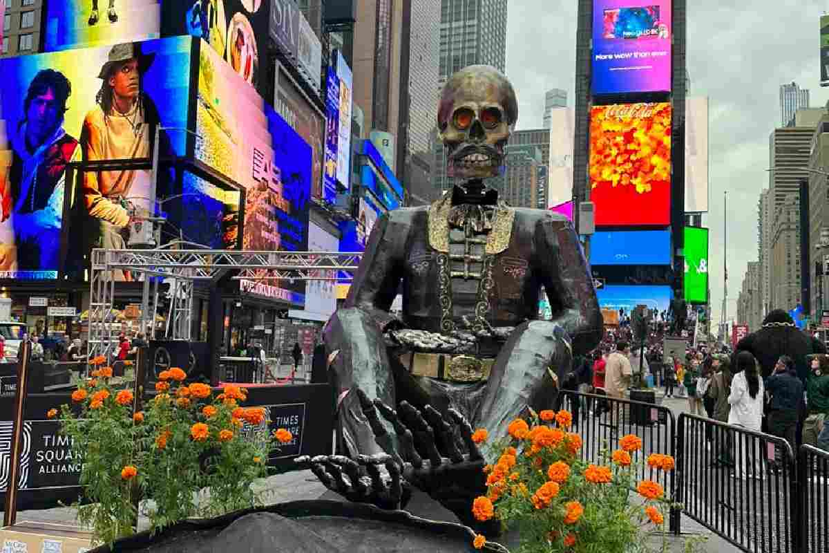 Habrá dos catrinas monumentales en Times Square hasta el 2 de noviembre | Foto: @migrantepoblano