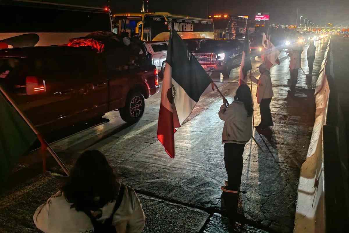 La caravana migrante sale de Laredo Texas para terminar su recorrido en Querétaro | Foto: Migrantes Unidos en Caravana A.C. Facebook