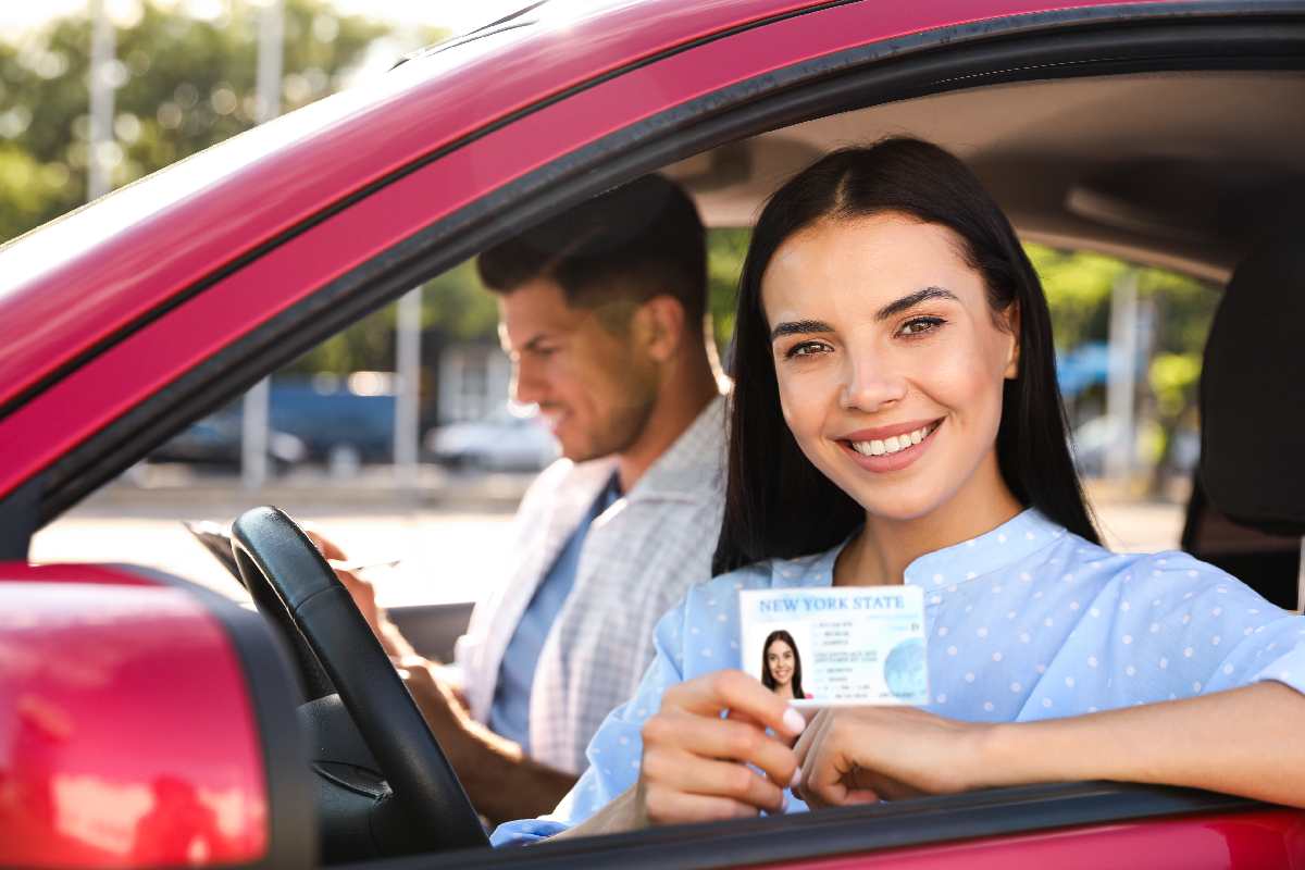 Actualmente, hay 20 estados que te permiten tramitar licencia de conducir para indocumentados | Foto: imagen archivo de depositohotos