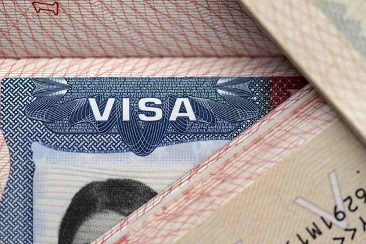 USCIS anuncia cambios para evitar fraudes en visas H-1B este 2025 || Foto: Imagen de archivo de Depositphotos