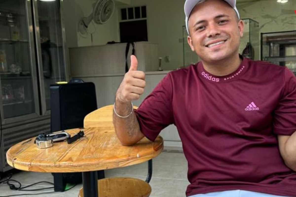 Migrante venezolano que vende sus postres || Foto: Voz de América