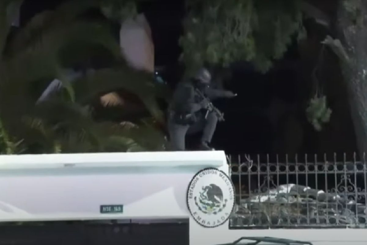 Gobierno de México revela videos del asalto a la embajada mexicana en Ecuador | Foto: Captura de pantalla