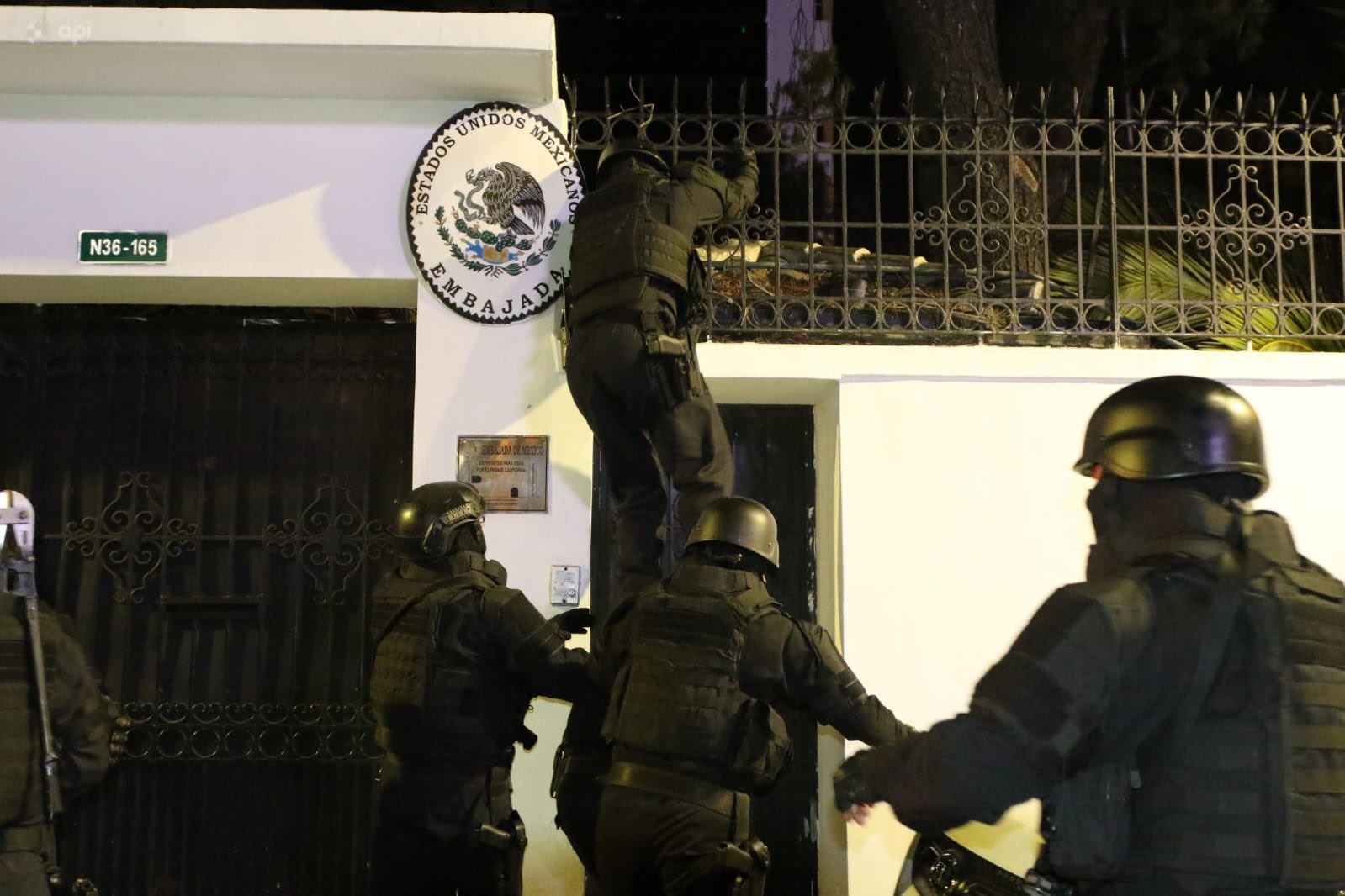 Jorge Glas: ataque a la Embajada de México en Quito, la consecución de una ruptura diplomática