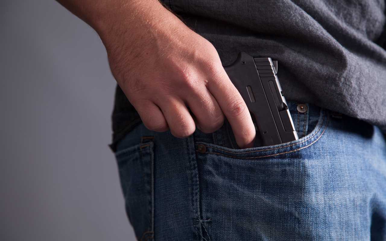 Prohíben portar armas a acusados de violencia doméstica en USA | Foto: imagen archivo de depositphotos