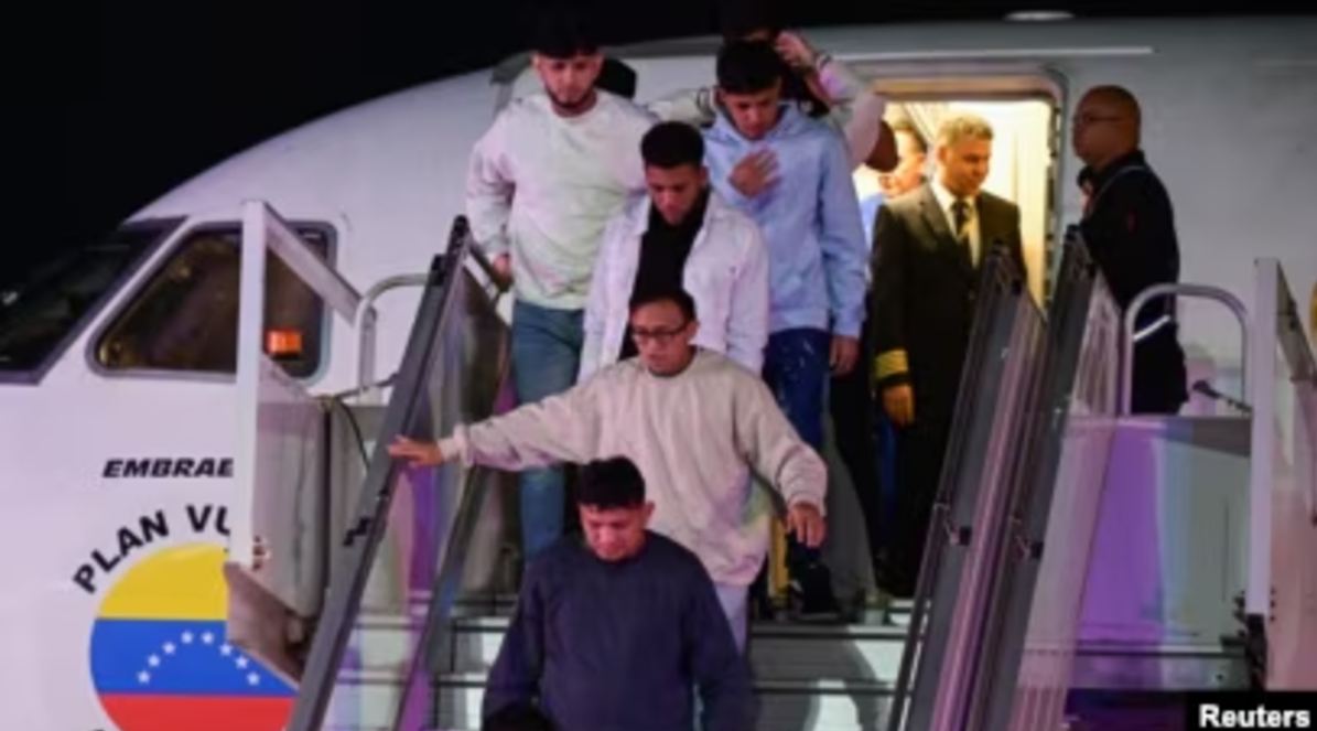 Trump enviaría migrantes a África aunque no sean ciudadanos de dicho continente l Imágen: Voz de América