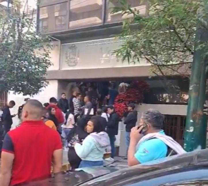 Más de 16 mil venezolanos atrapados en México